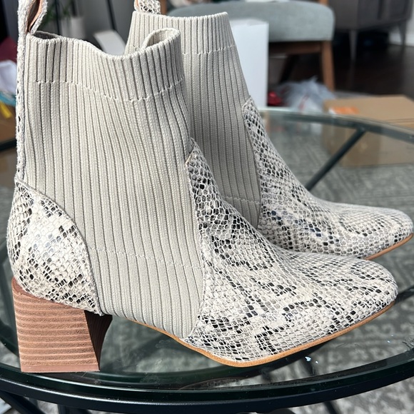 Python booties size 6.5 NEW - Picture 5 of 6